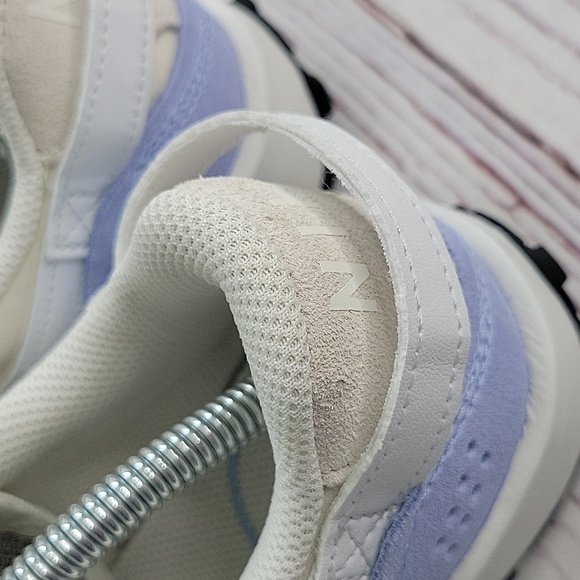 Nike White and Light Blue Sneakers Waffle Sneakers NWOT Women's Size 7.5 - Picture 9 of 10
